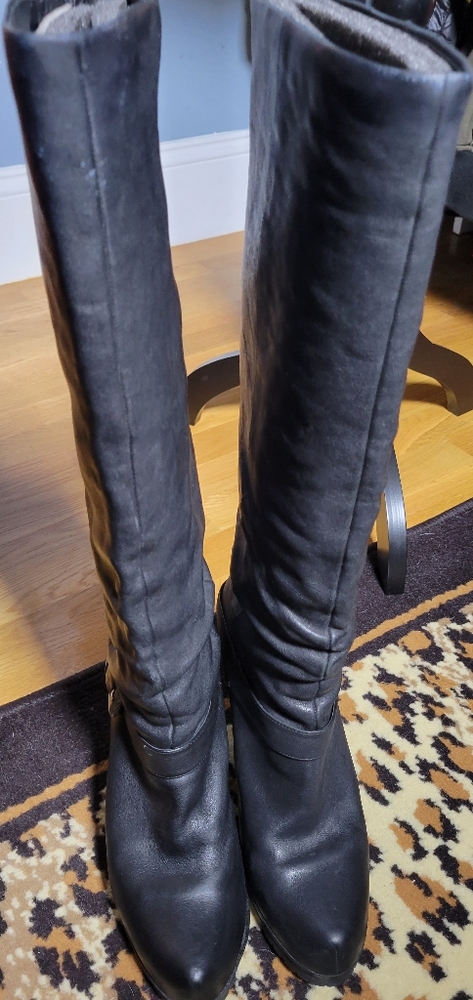 VERA WANG LAVENDER YAEL BLACK CALAMITY WEDGE BOOT